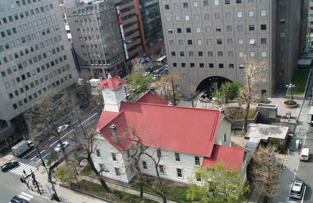 札幌市役所19階の展望回廊から撮影した時計台