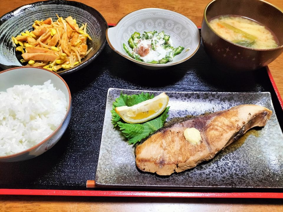 ブリの照り焼き：献立