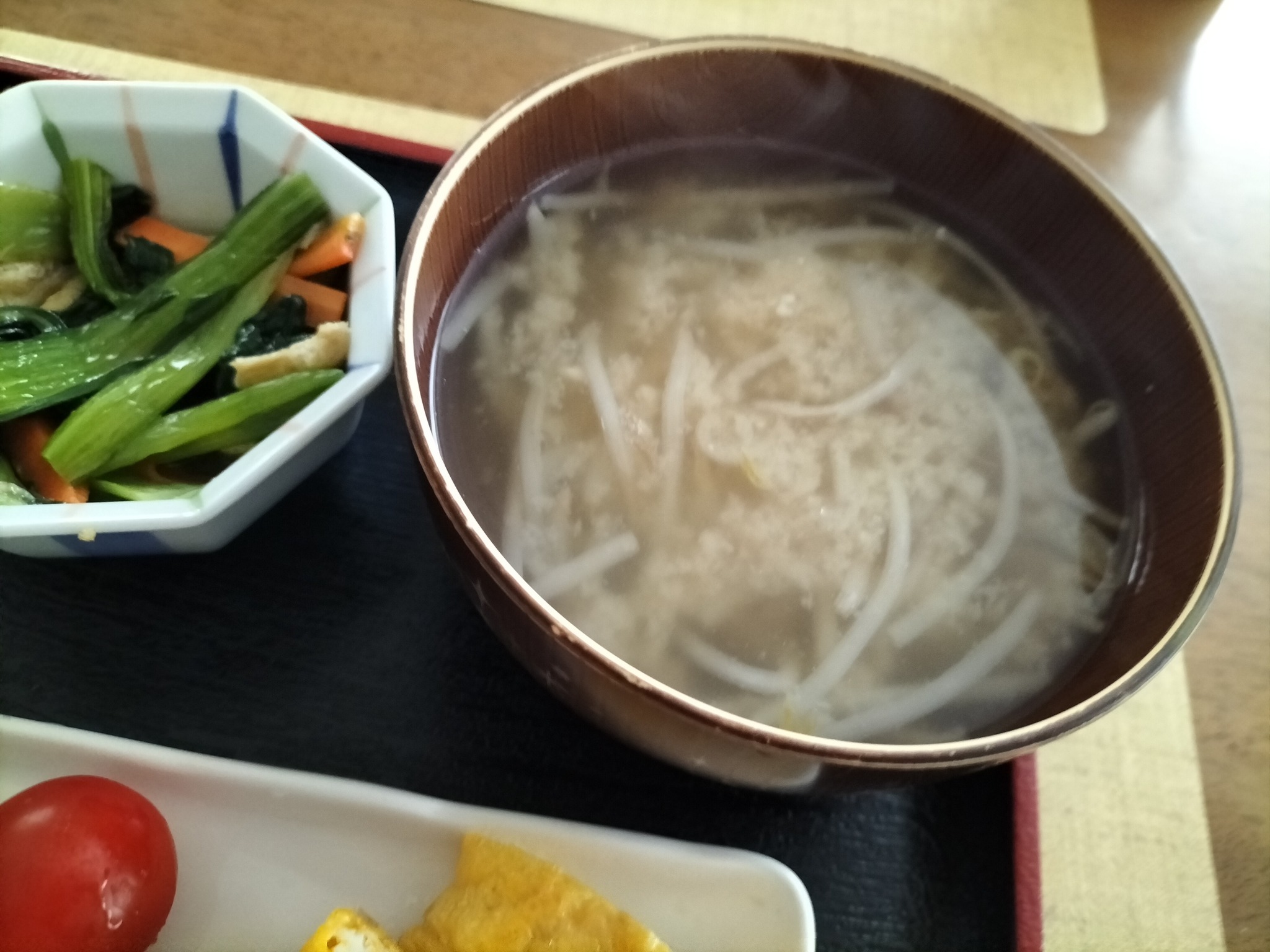 朝ごはん和食メインの献立：もやしの味噌汁