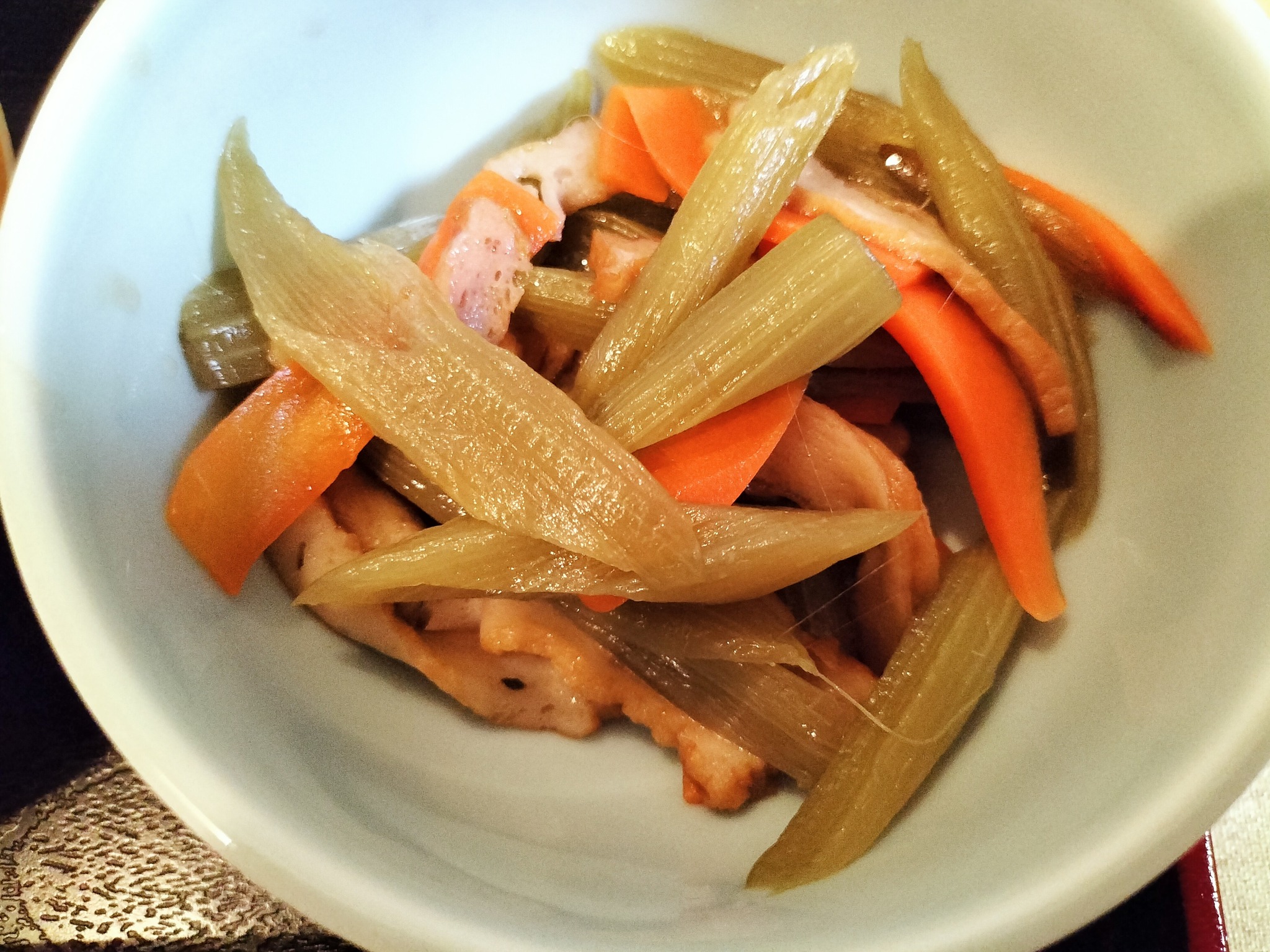 フキと人参、さつま揚げの炒め物
