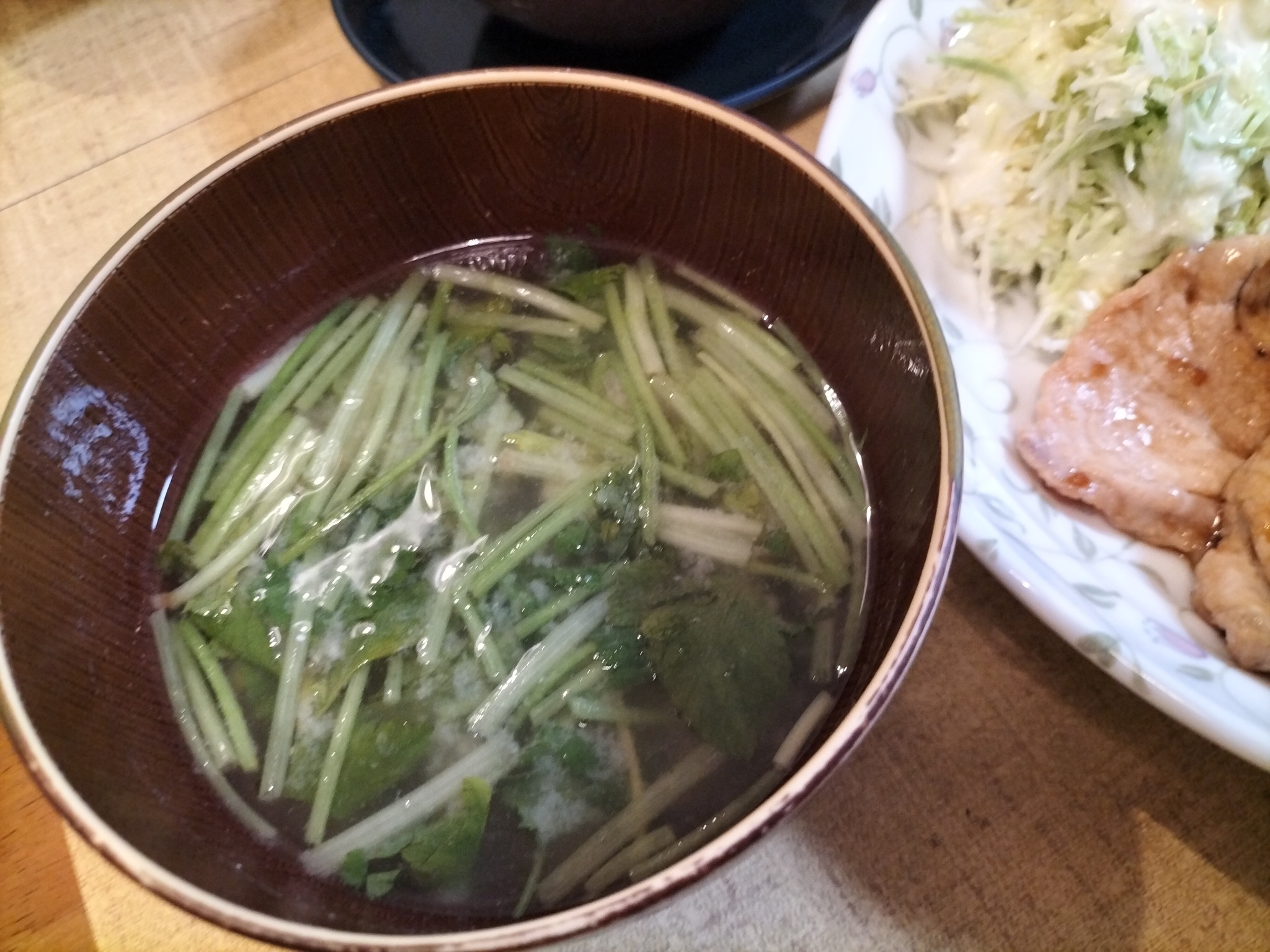 豚生姜焼きと合うおかずの三つ葉の味噌汁