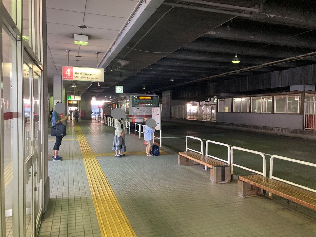 地下鉄麻生駅ターミナル4番乗り場