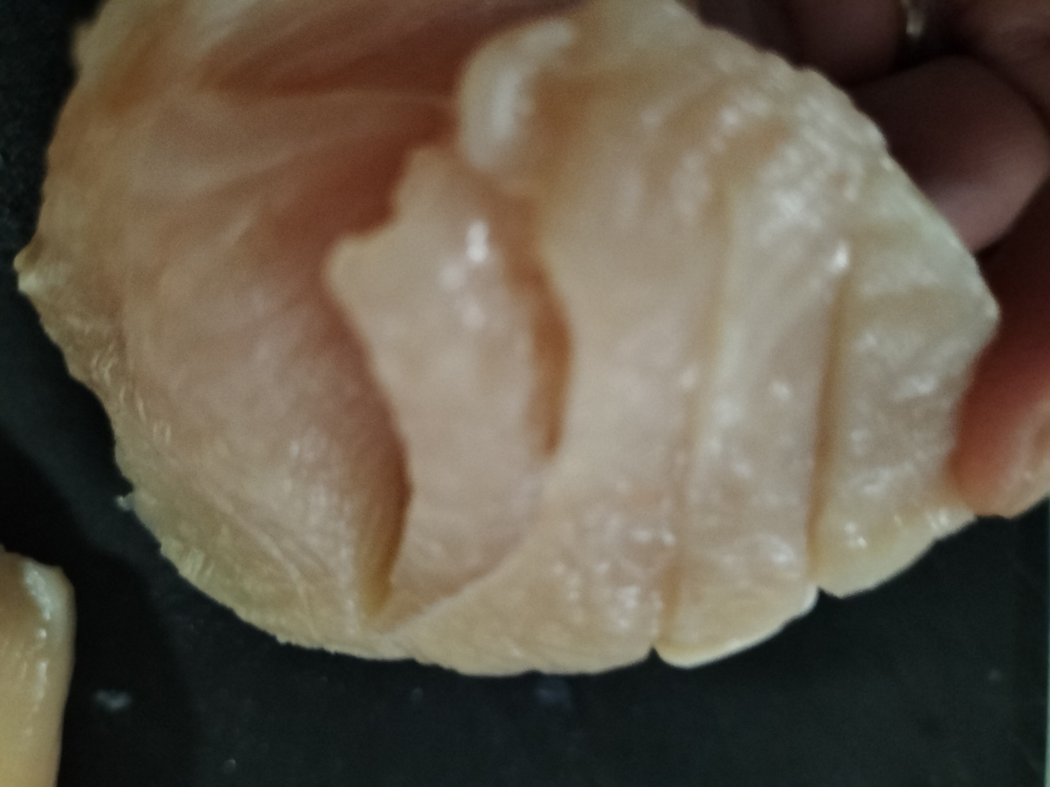 浅い切込みを入れた鶏むね肉