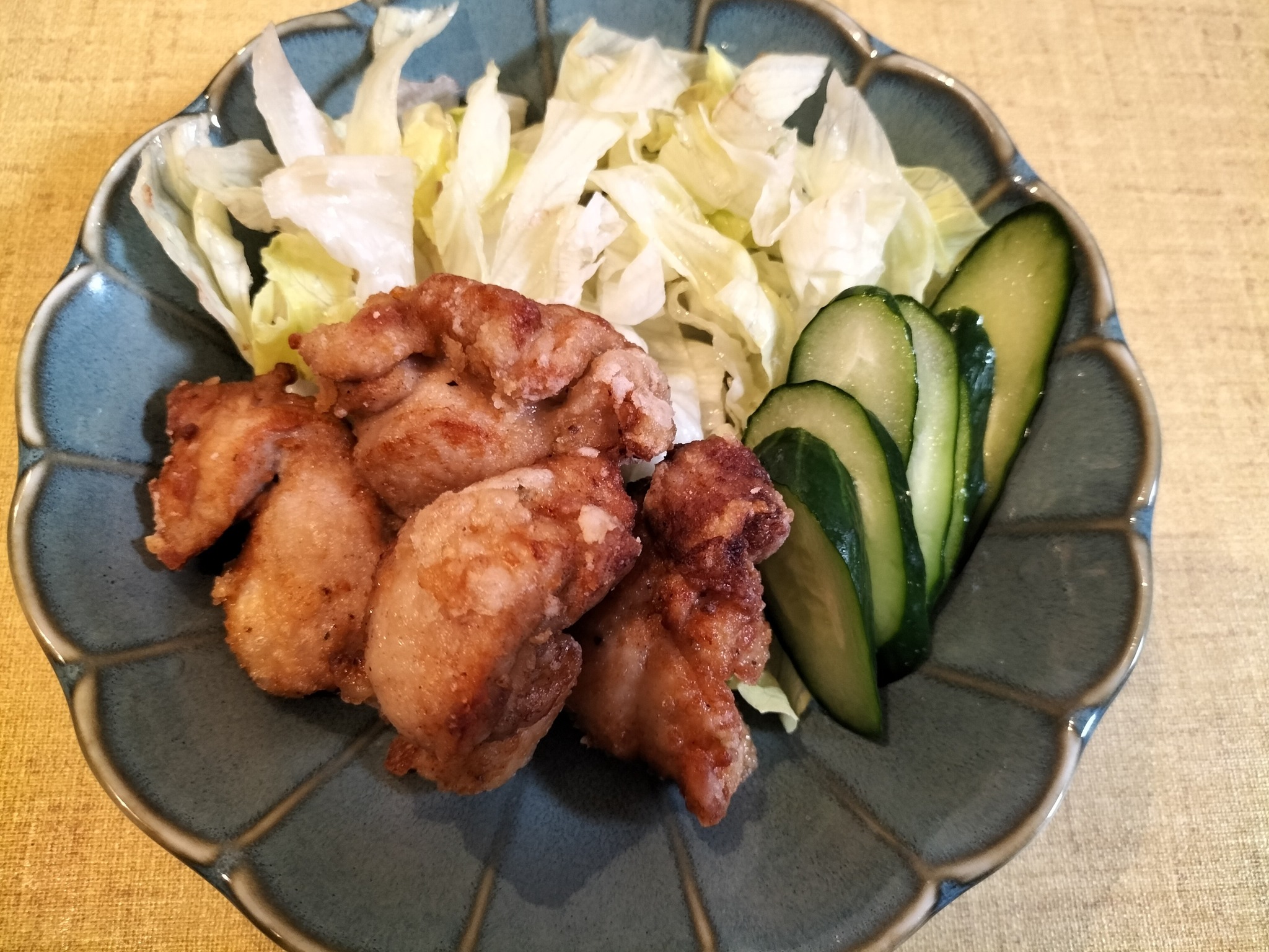 刺身メインの献立のから揚げ