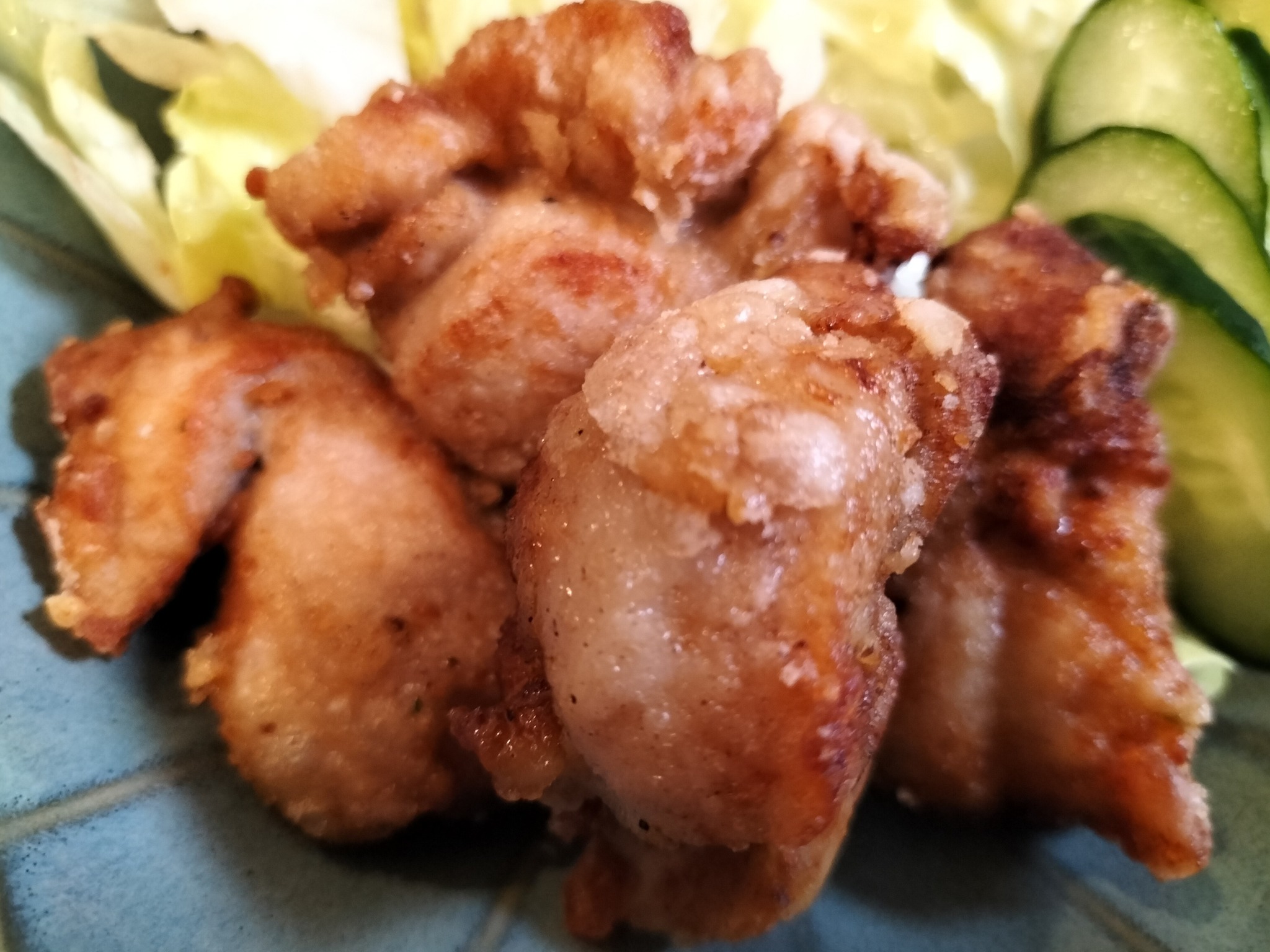 大さじ４の油で作ったジューシーなから揚げ