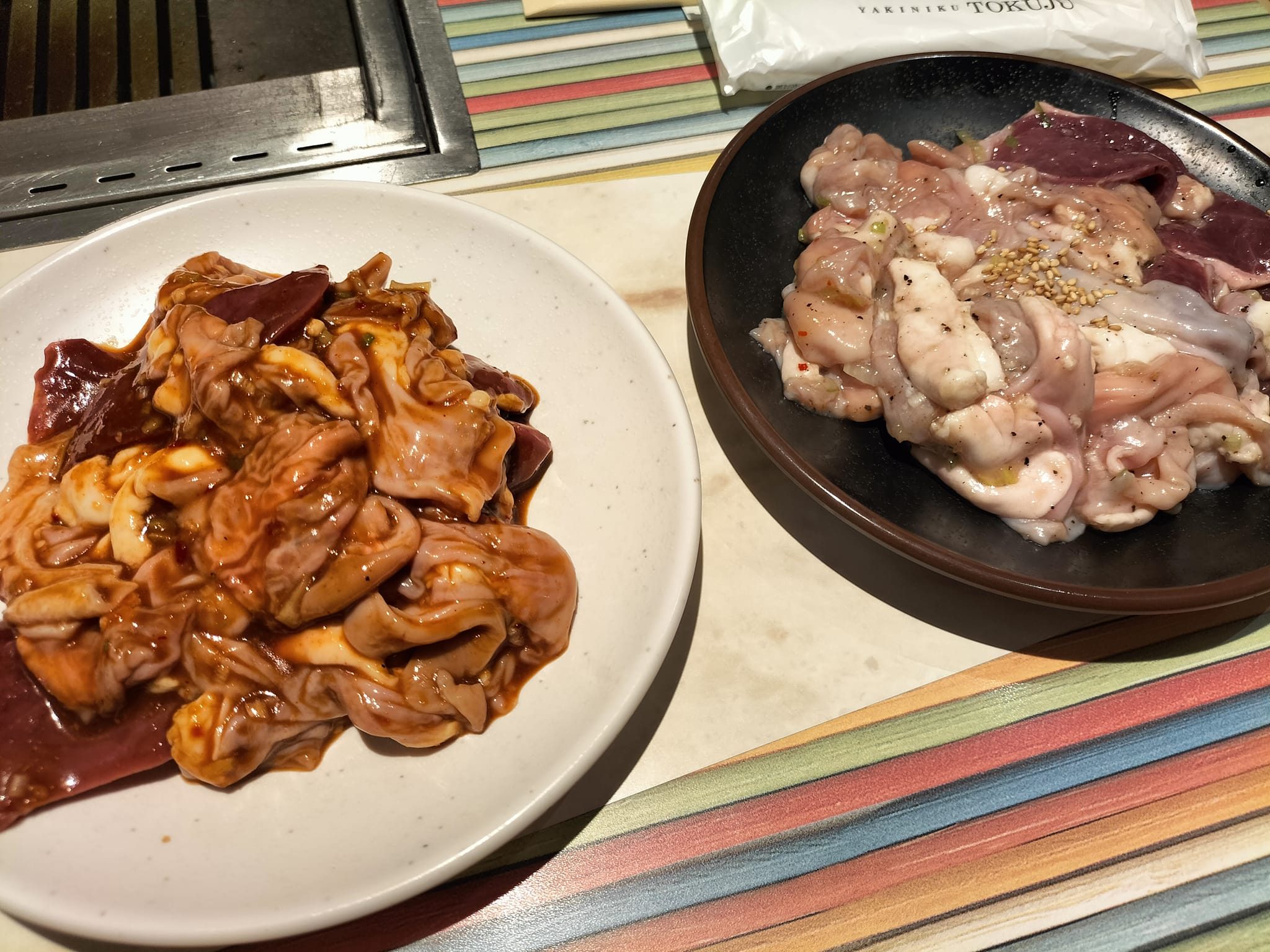 「焼肉徳寿新琴似店mini」のホルモン食べ放題のみそホルモンと塩ホルモン