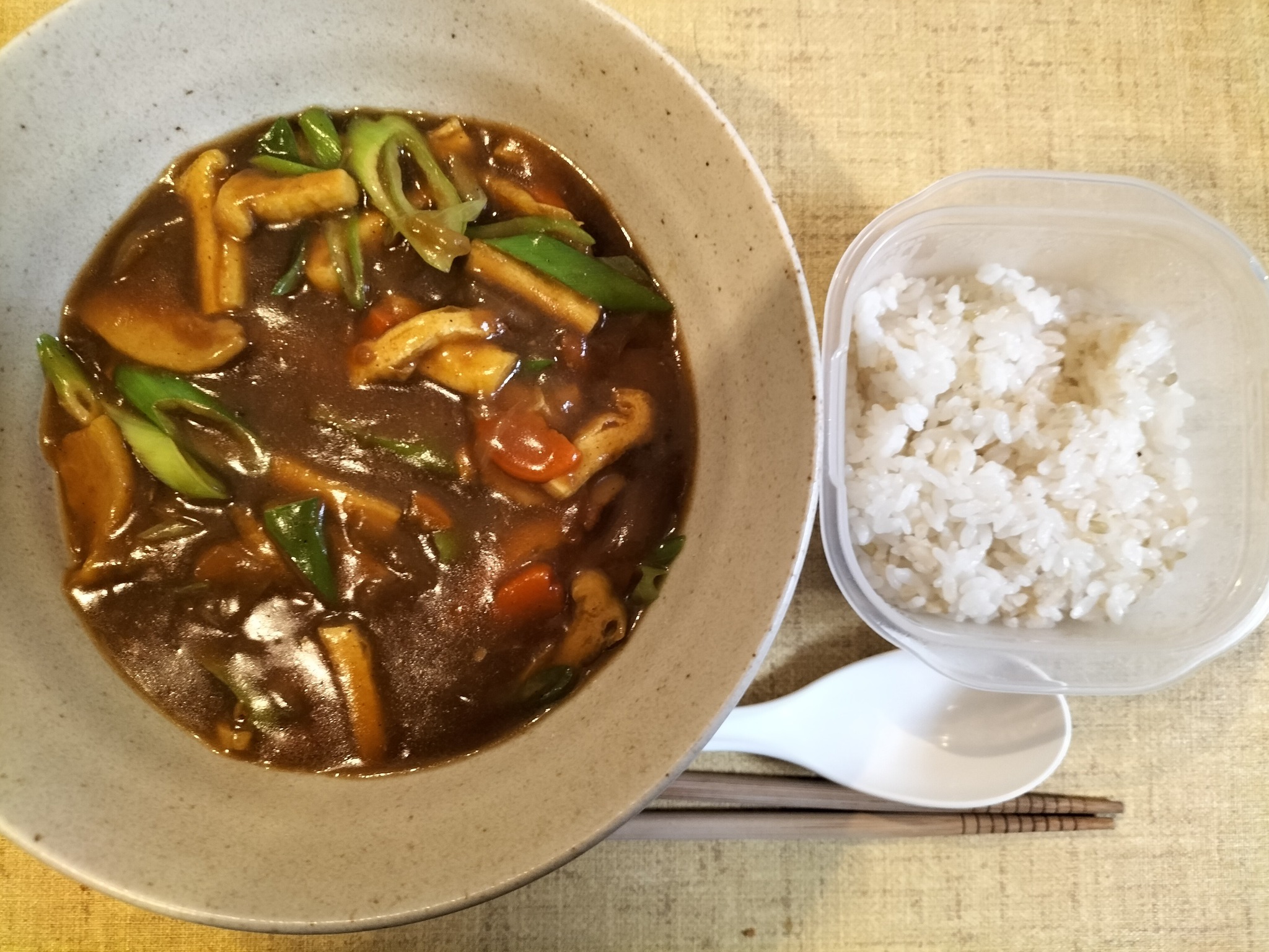 カレーうどんの朝ごはん