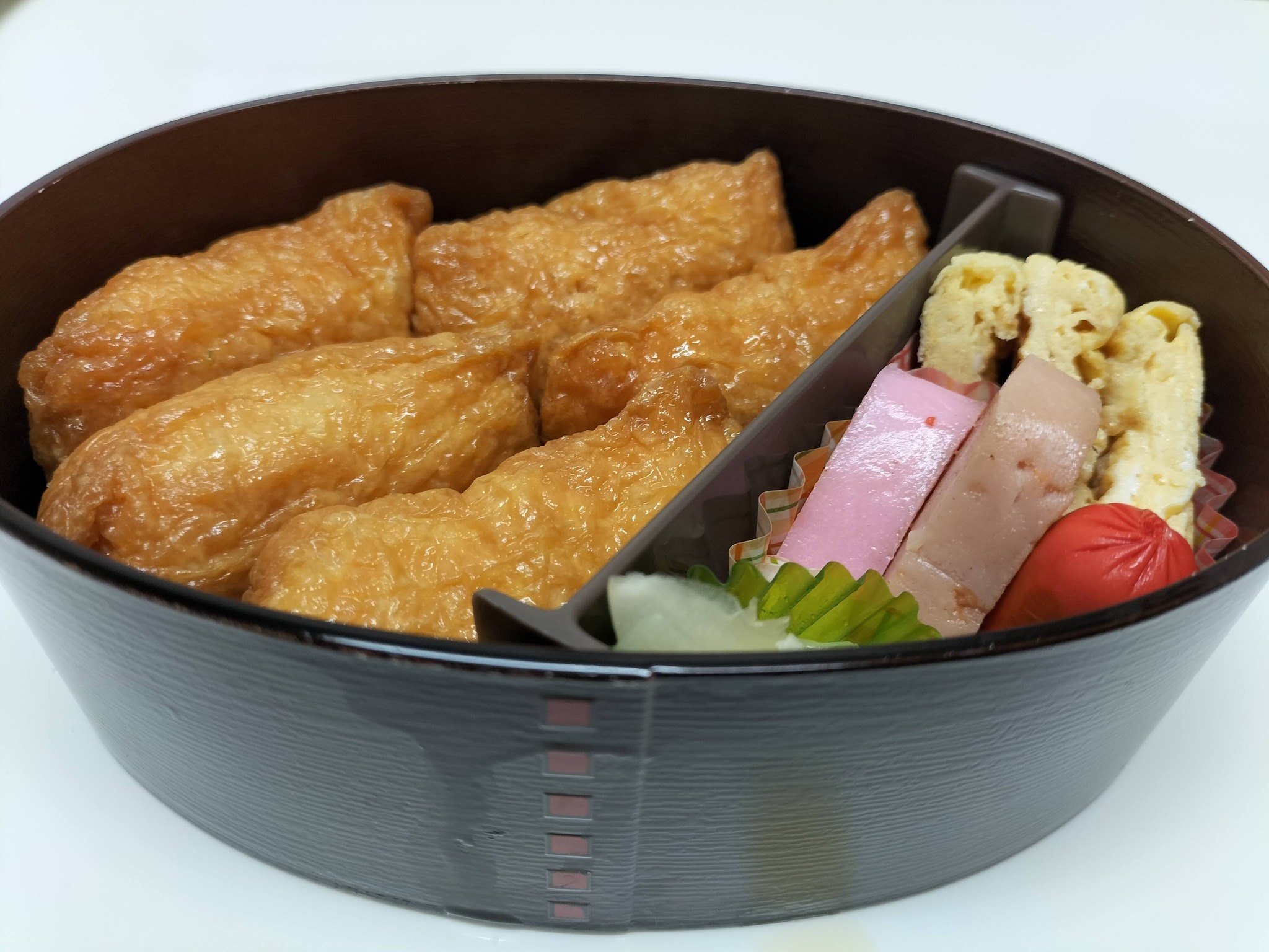 今日のお弁当の稲荷寿司