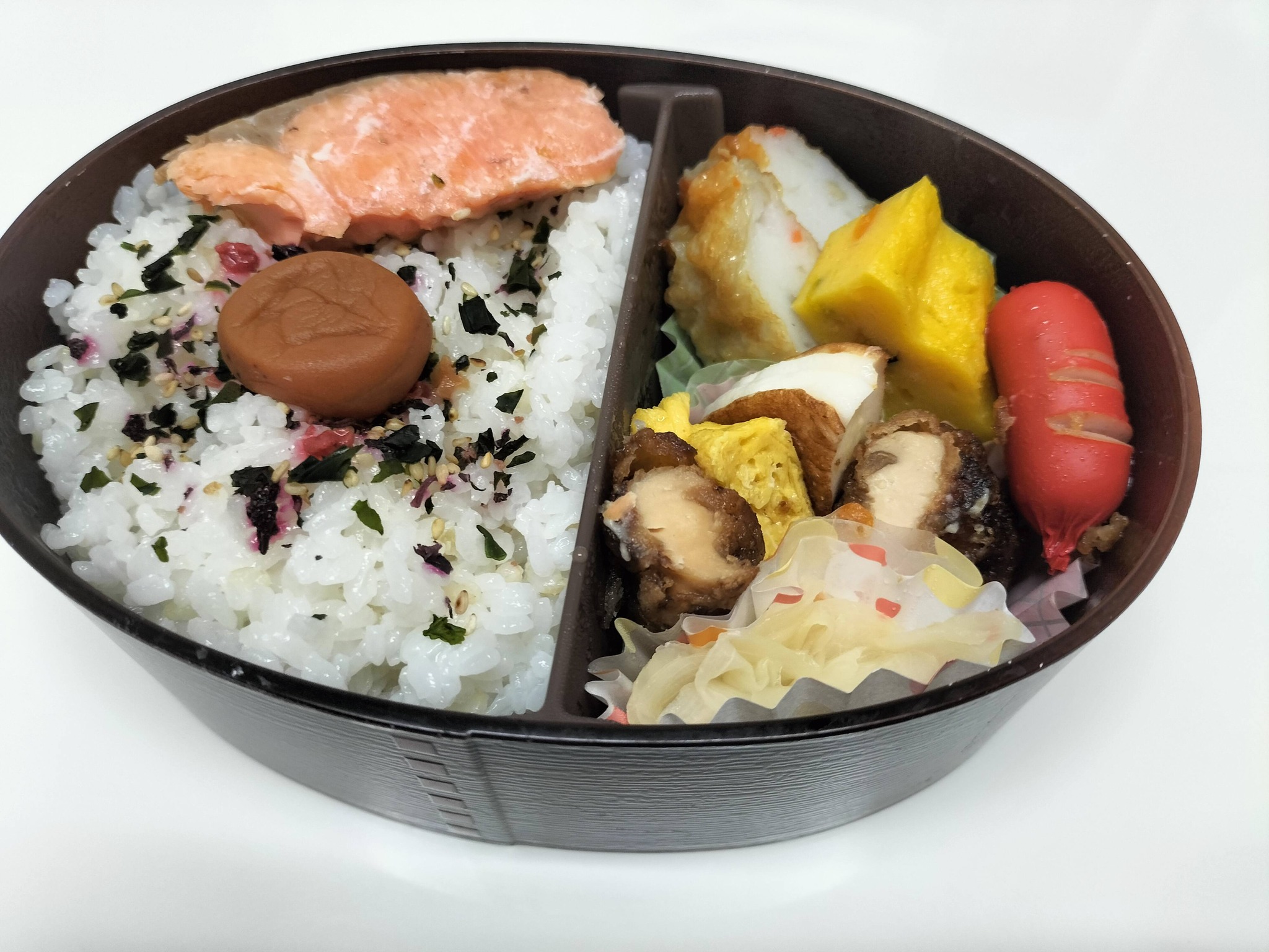 奥さん手作りの鮭弁