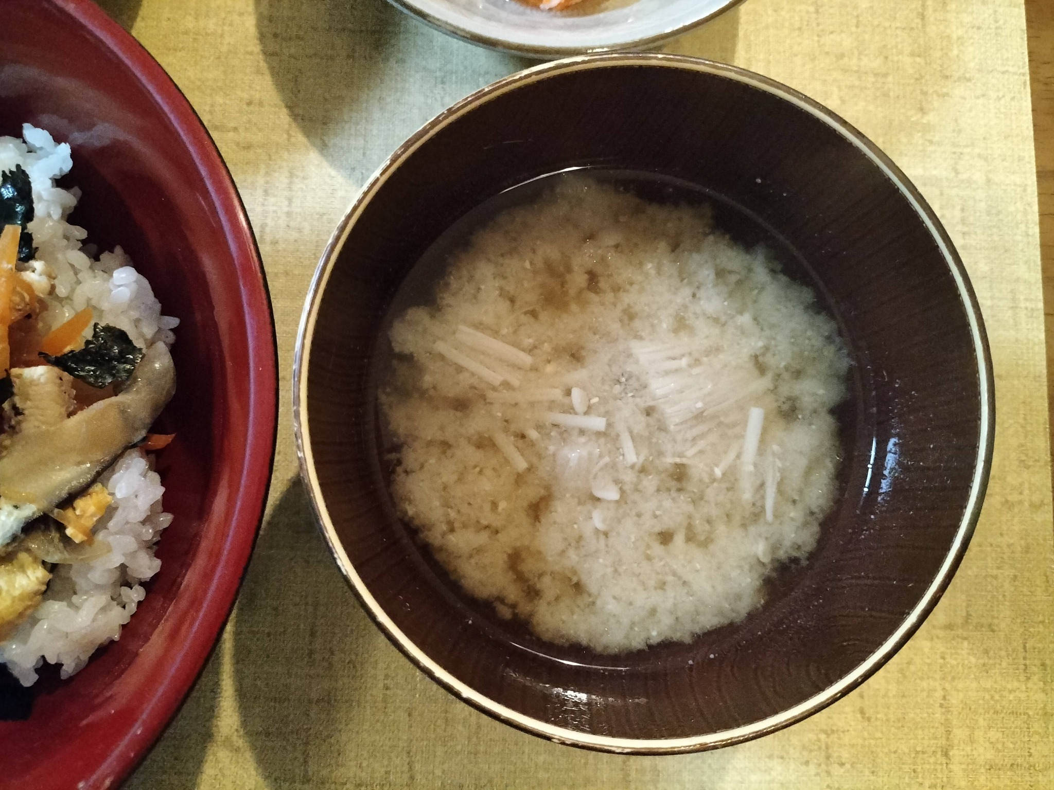 50代 夫婦 献立‐エノキの味噌汁