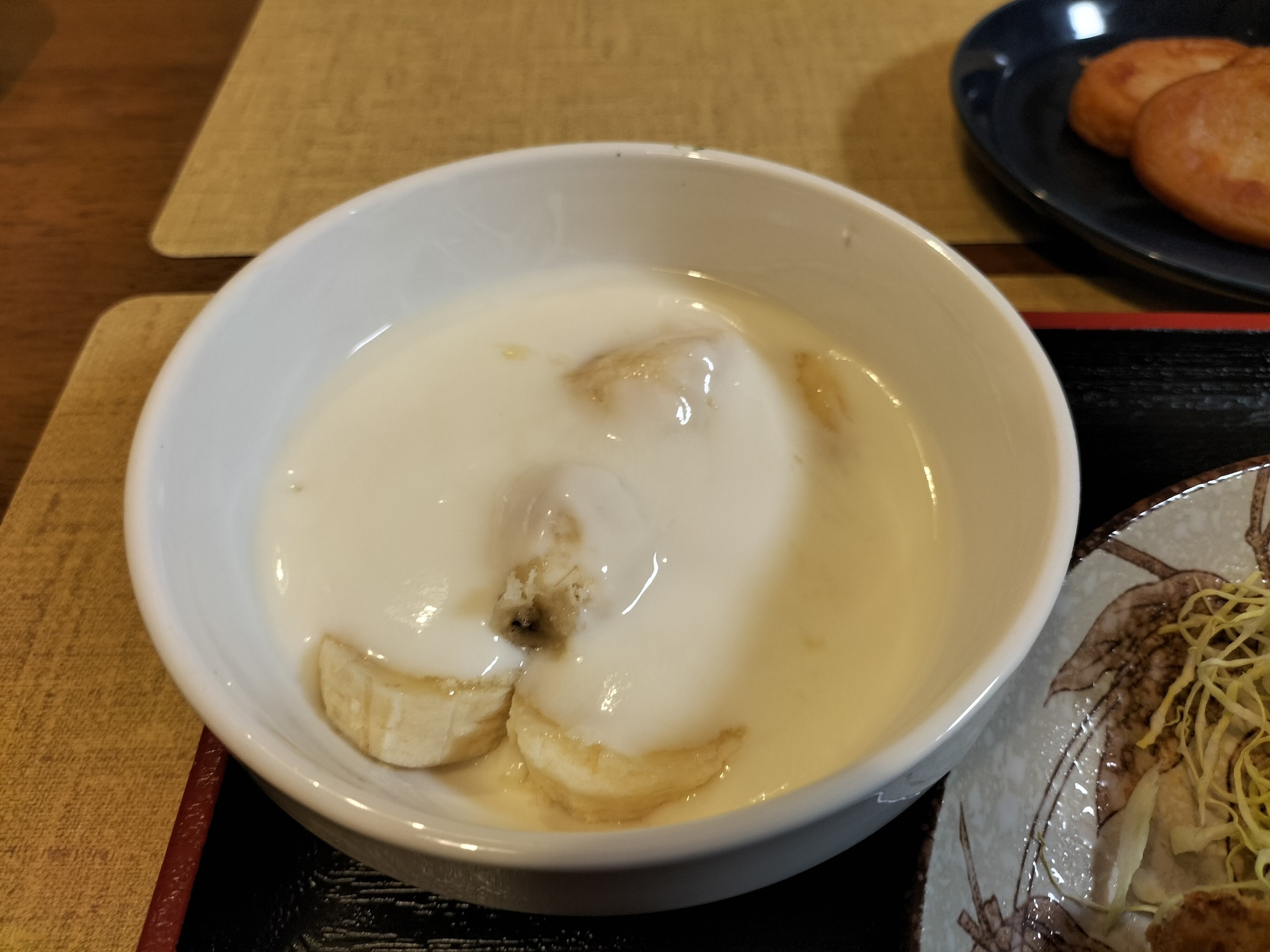 デザートのヨーグルトバナナ