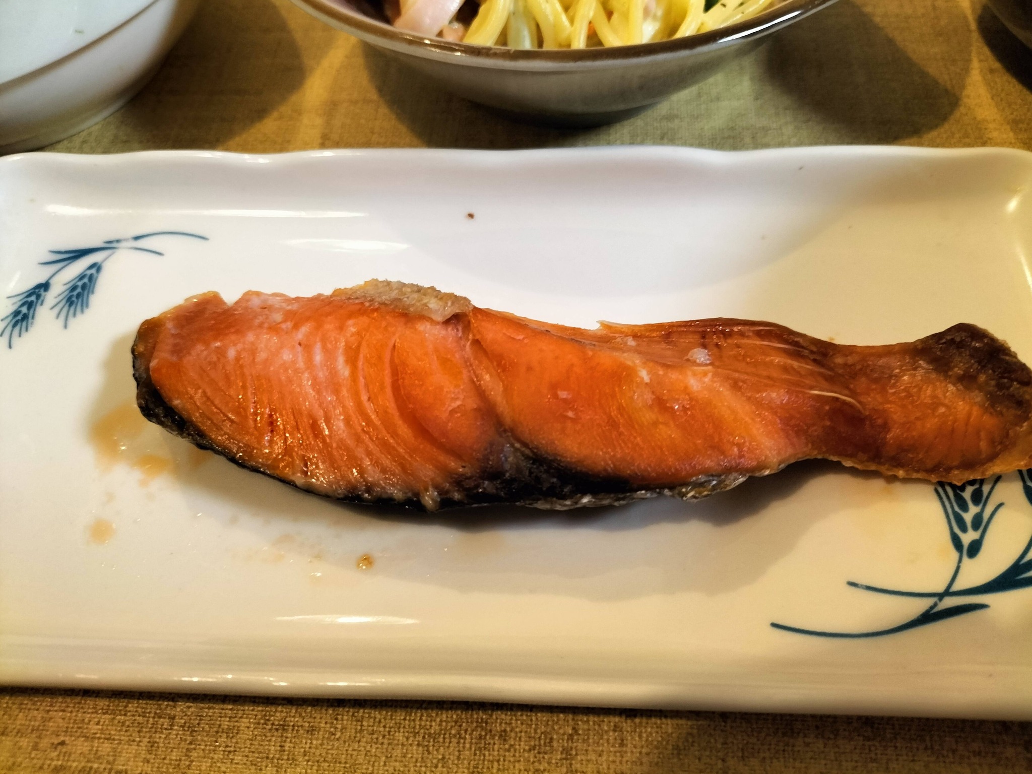 メインディッシュの焼き鮭