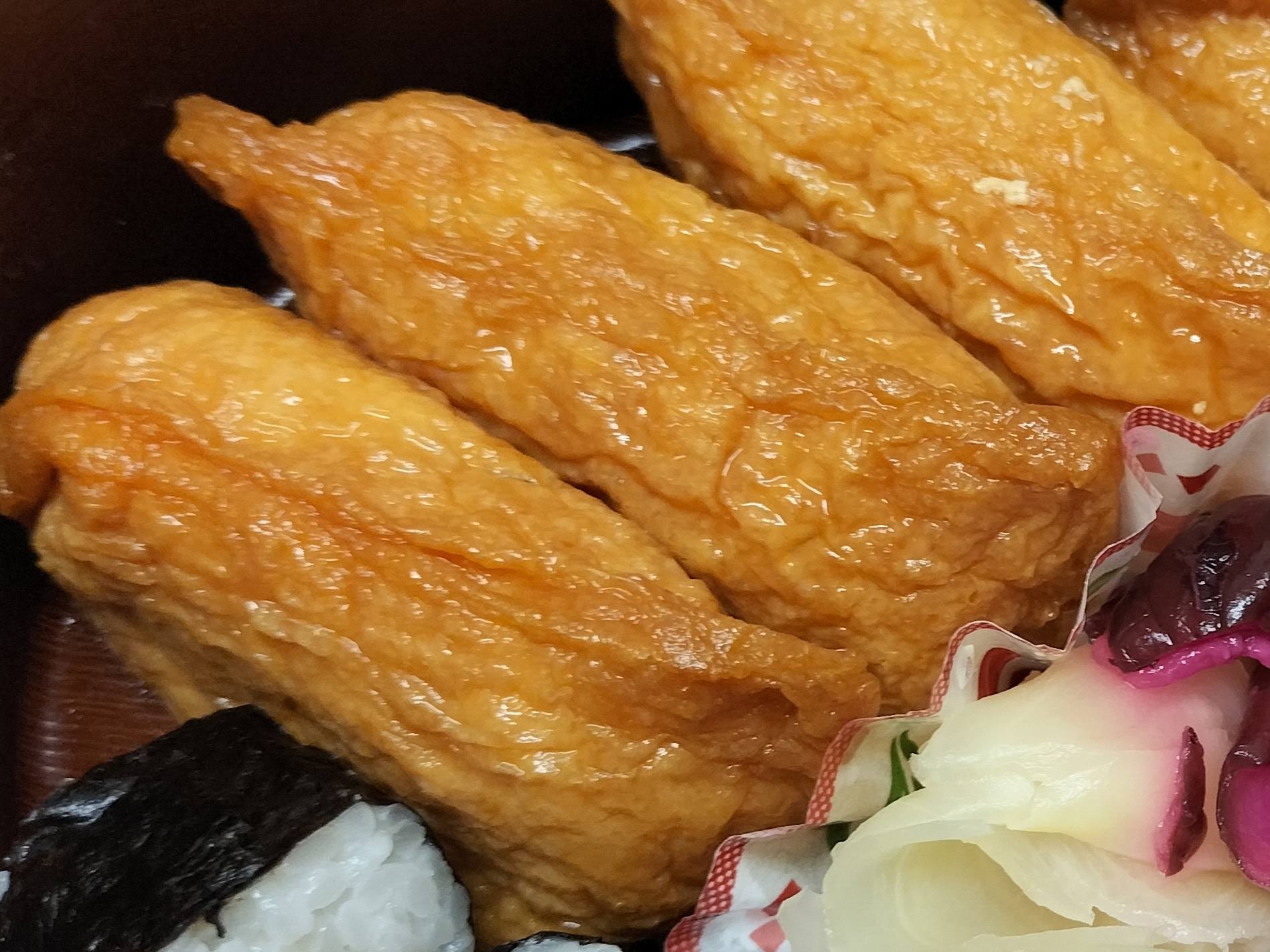 今日のお弁当のいなり寿司