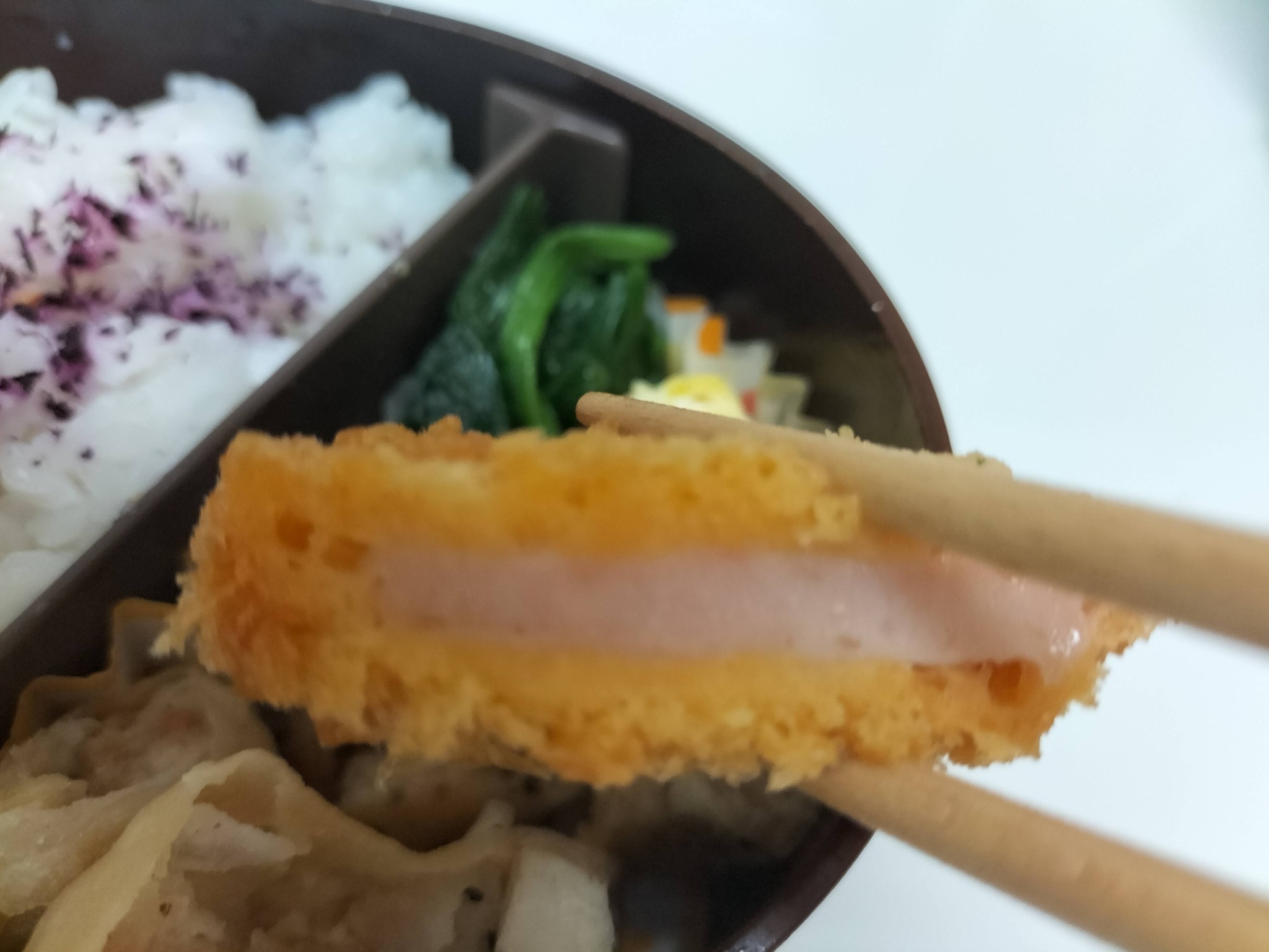 今日のお弁当のおかずのハムカツ