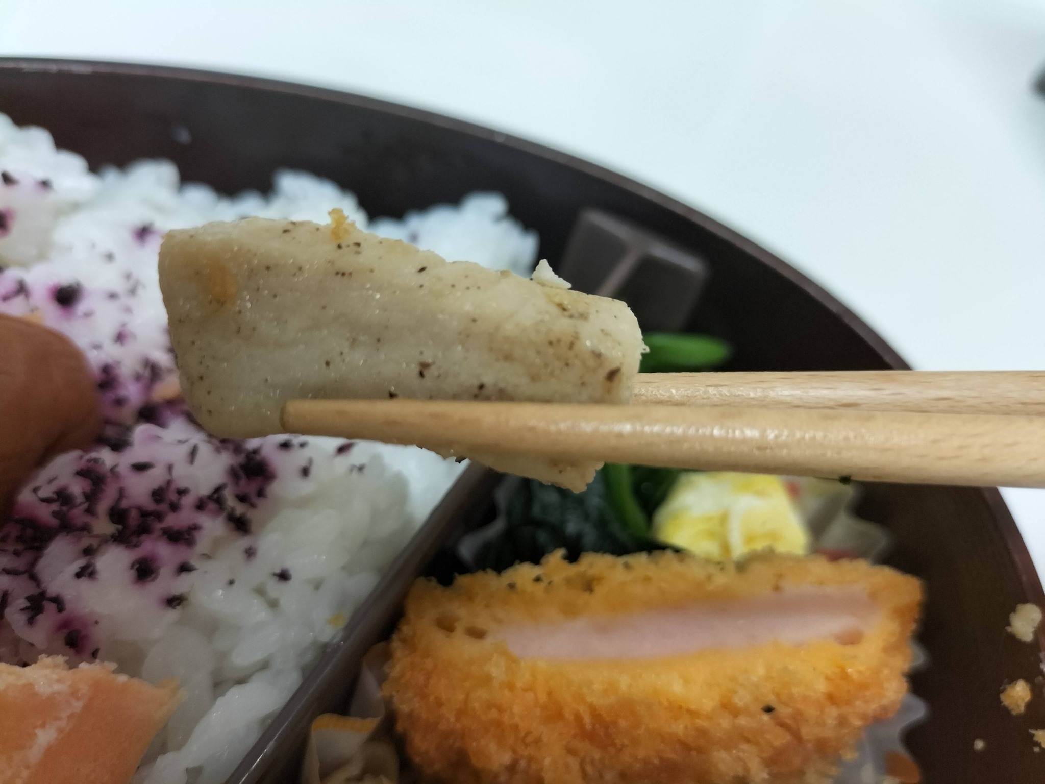 今日のお弁当のおかずの豚ロースのソテー