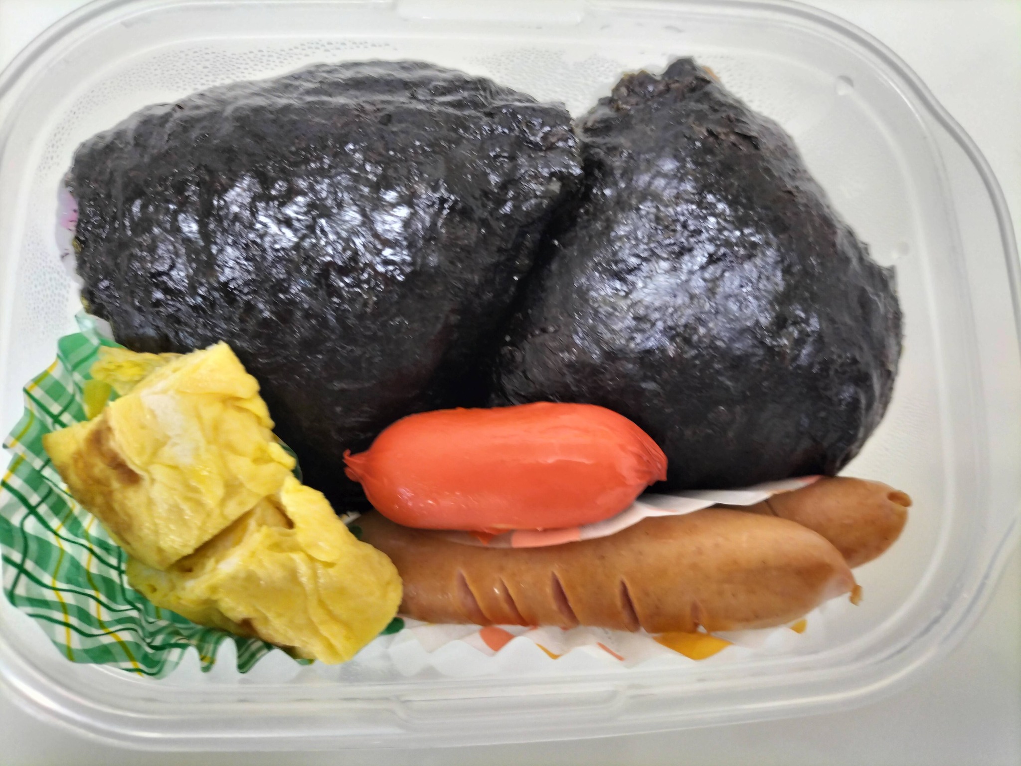 鮭のおにぎりの弁当