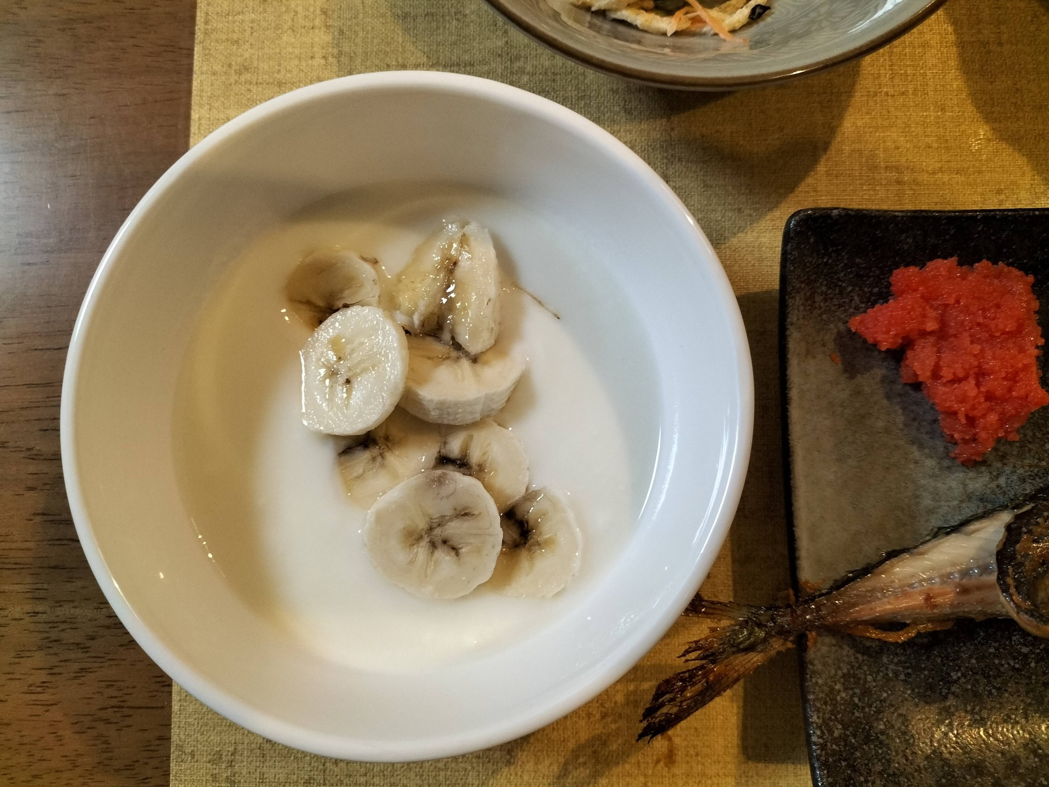 焼き魚献立：夕食のバナナヨーグルト