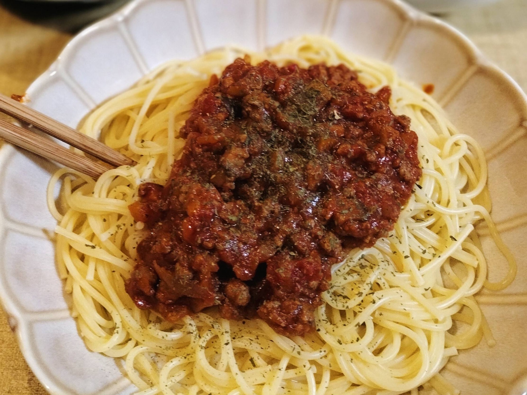 50代夫婦にぴったりの献立：メインのミートソースパスタ