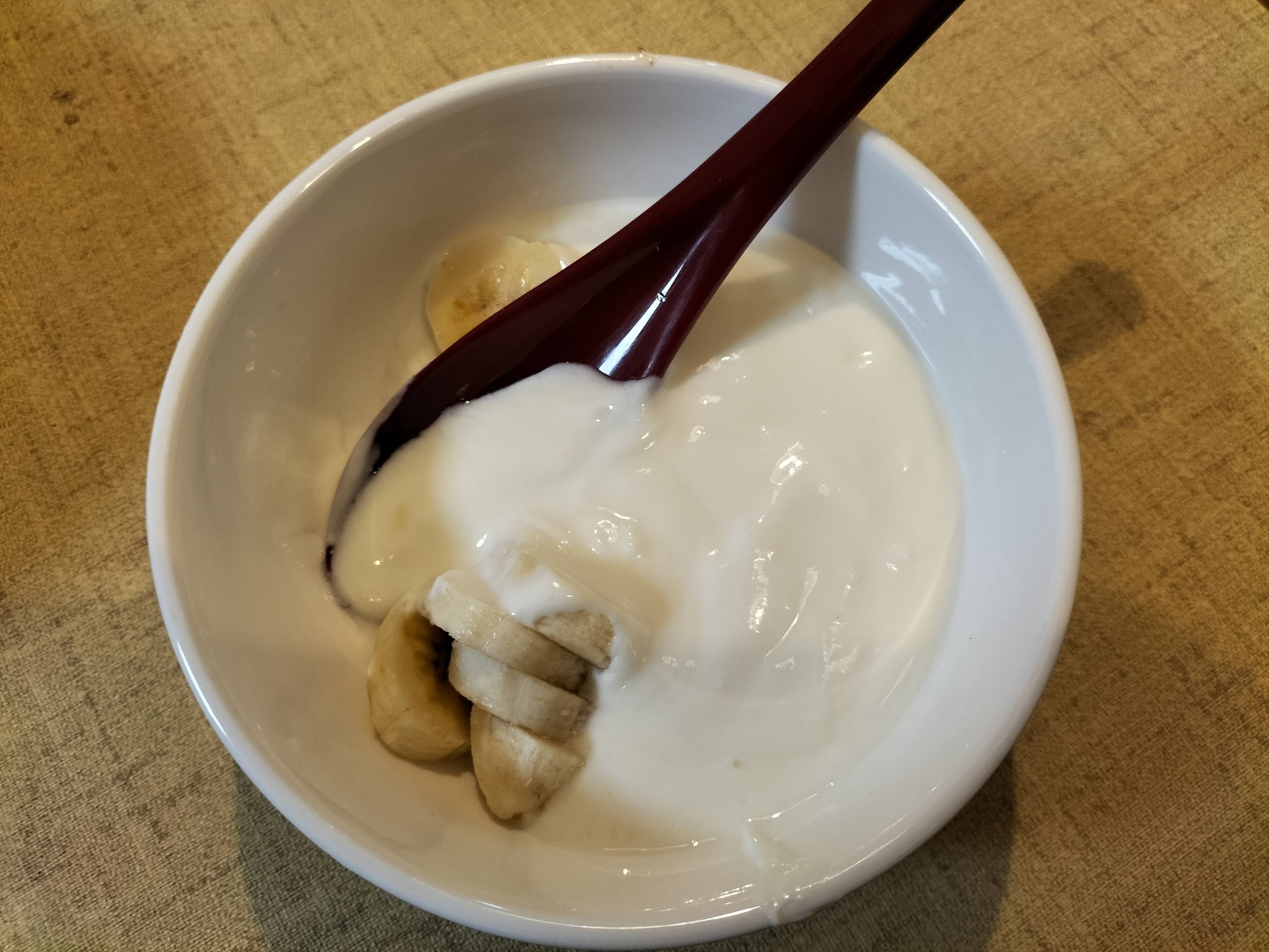 カレイのから揚げの献立：バナナヨーグルト