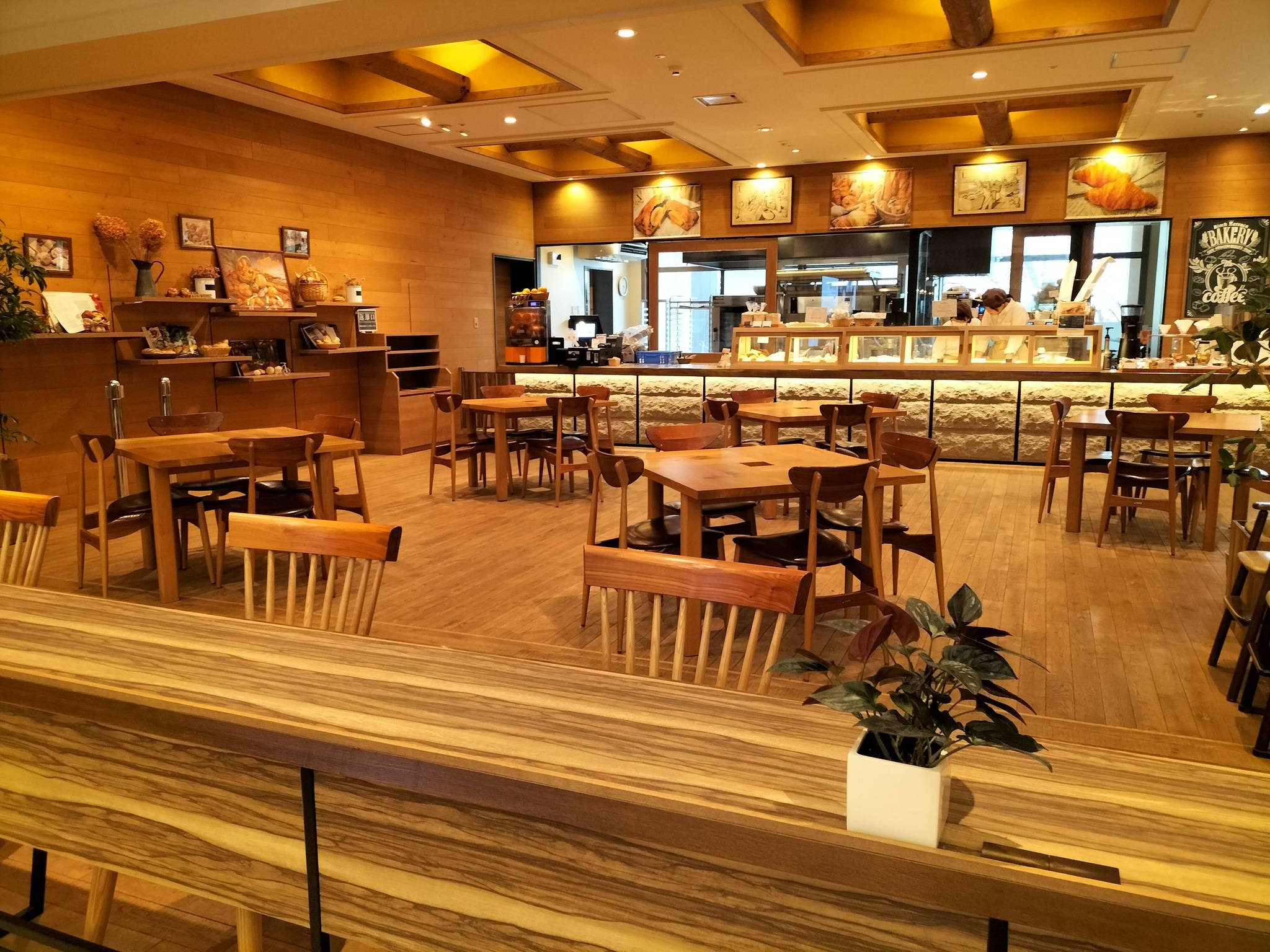 定山渓万世閣ホテルミリオーネ：パン工房「スクラッチベーカリー」1