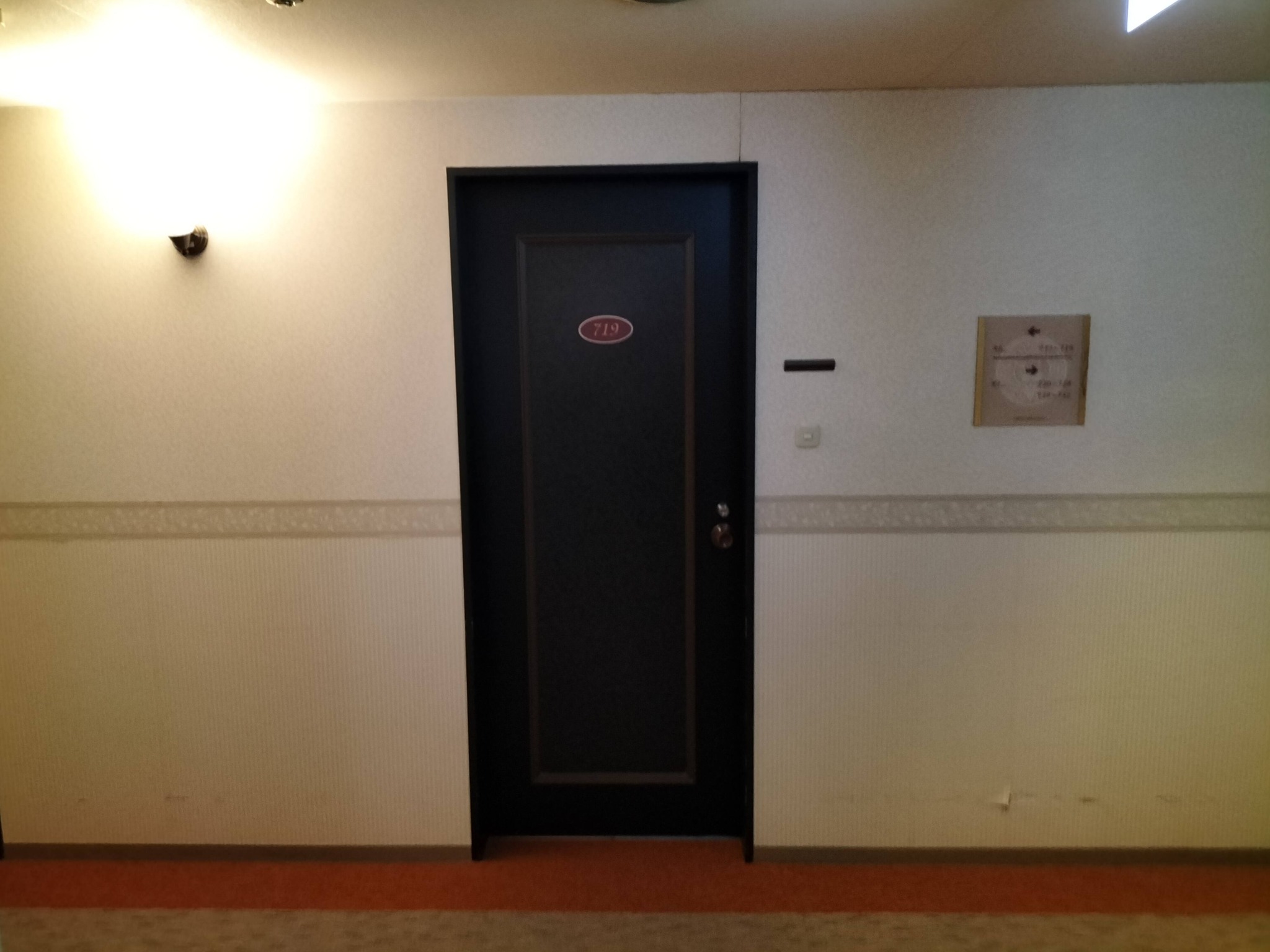 定山渓万世閣ホテルミリオーネ：お部屋の入口