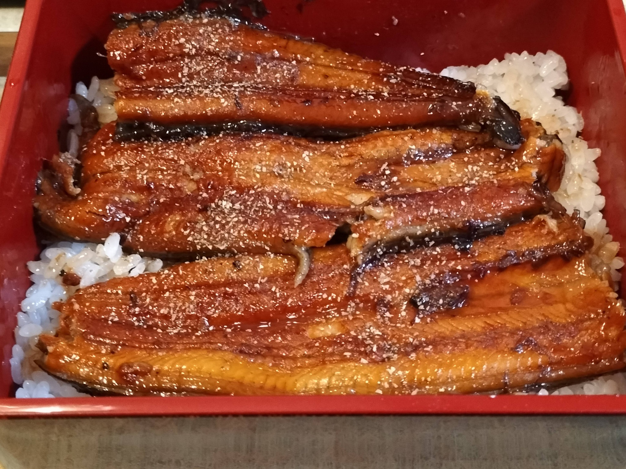 今日の晩御飯献立「うなぎの蒲焼き」：メインのうな丼