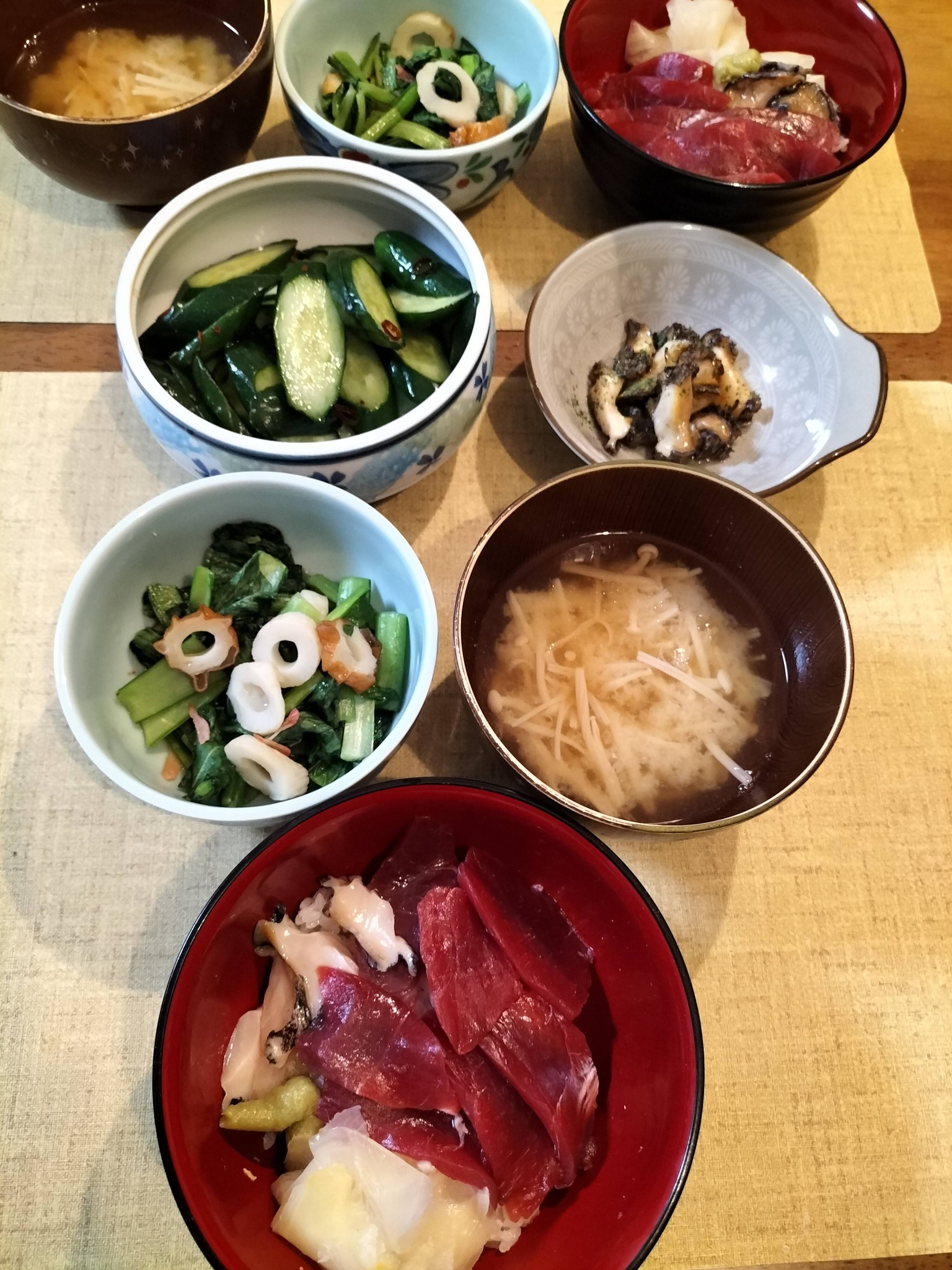 今日の夕飯：海鮮丼の献立