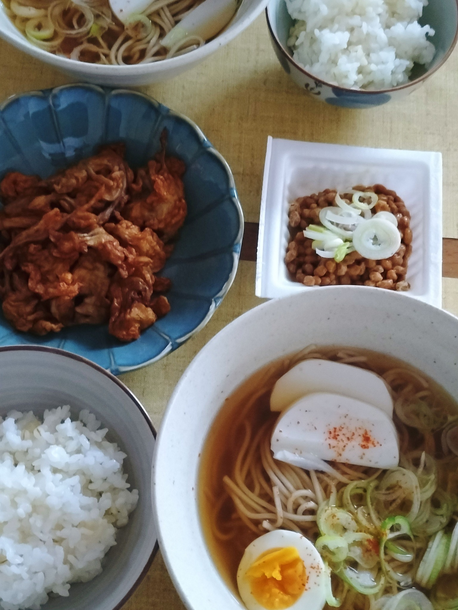 朝ごはん：うどんと納豆の組み合わせ2