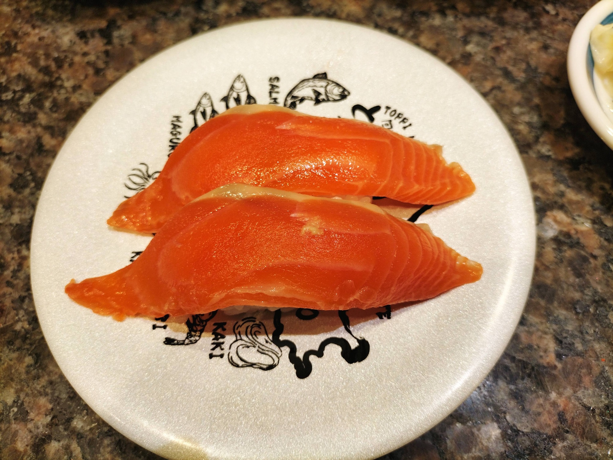 回転寿司とっぴ〜のサーモン