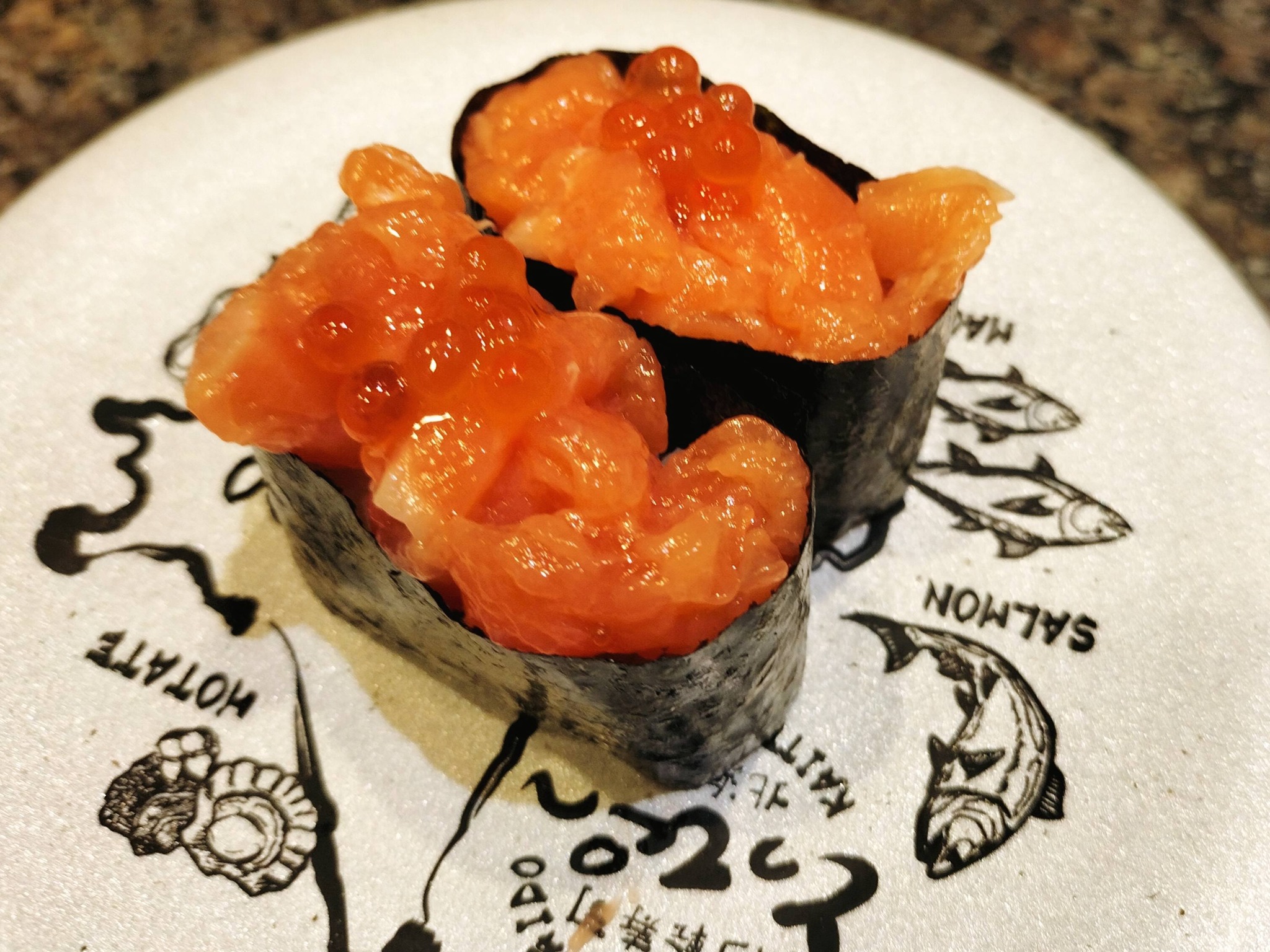 回転寿司とっぴ〜のサーモン親子